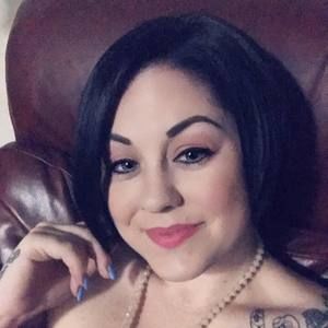 Meet your Posher, Adrianna